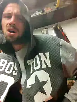 Snapshot of Rejtelmesest chatting on 12/25/24, 02:56 Rejtelmesest online show from 12/25/24, 02:56