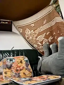 Snapshot of Rejtelmesest chatting on 02/08/25, 01:22 Rejtelmesest online show from 02/08/25, 01:22