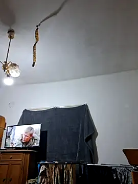 Snapshot of Rejtelmesest chatting on 02/11/25, 01:31 Rejtelmesest online show from 02/11/25, 01:31