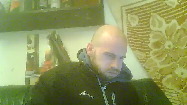 Snapshot of Rejtelmesest chatting on 02/18/25, 08:03 Rejtelmesest online show from 02/18/25, 08:03