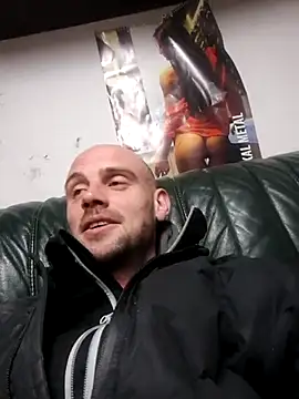 Snapshot of Rejtelmesest chatting on 03/02/25, 09:32 Rejtelmesest online show from 03/02/25, 09:32