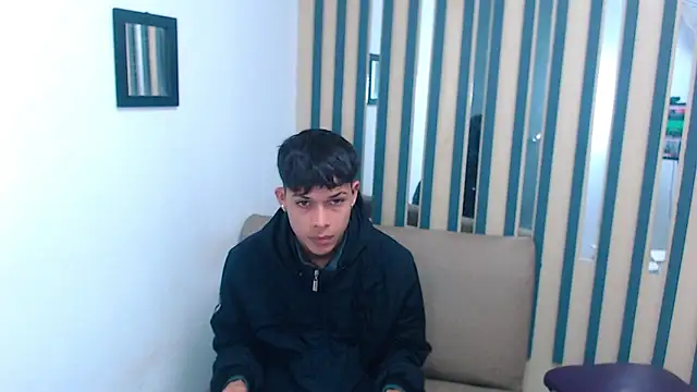 Snapshot of Levis_Montes chatting on 01/11/25, 01:32 Levis Montes online show from 01/11/25, 01:32