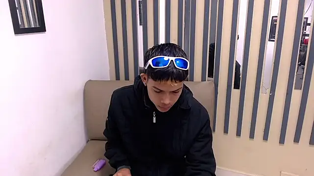 Snapshot of Levis_Montes chatting on 01/28/25, 12:11 Levis Montes online show from 01/28/25, 12:11