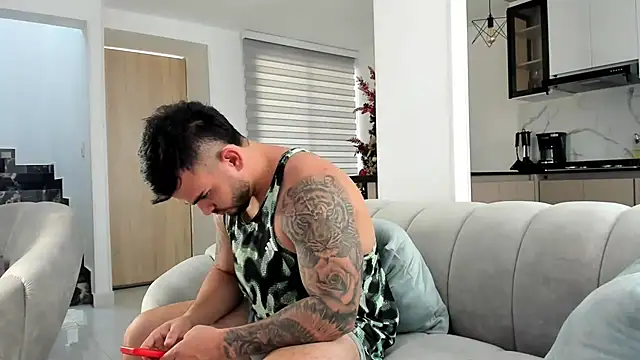 Ricardogo19 online show from 12/14/25, 08:02