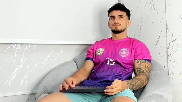 Ricardogo19 online show from 03/08/26, 04:22