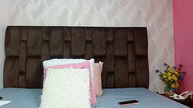 JuanitaDelMar online show from 10/19/25, 08:09