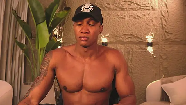 Logan Varela online show from 03/13/25, 09:26