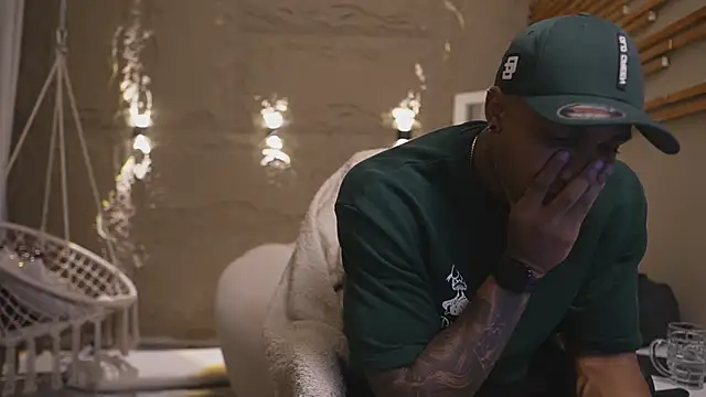 Logan Varela online show from 03/01/26, 03:25