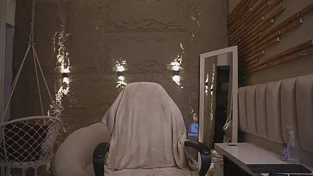 Logan Varela online show from 03/15/26, 02:01