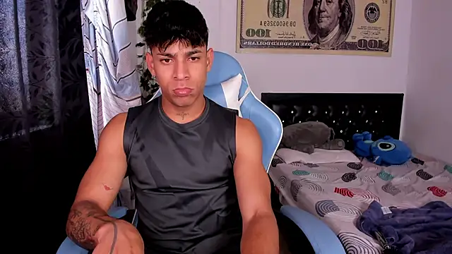 Snapshot of Monster_boysexx chatting on 02/02/25, 06:42 Monster boysexx online show from 02/02/25, 06:42