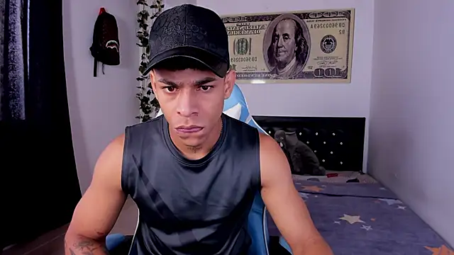 Snapshot of Monster_boysexx chatting on 02/11/25, 06:22 Monster boysexx online show from 02/11/25, 06:22