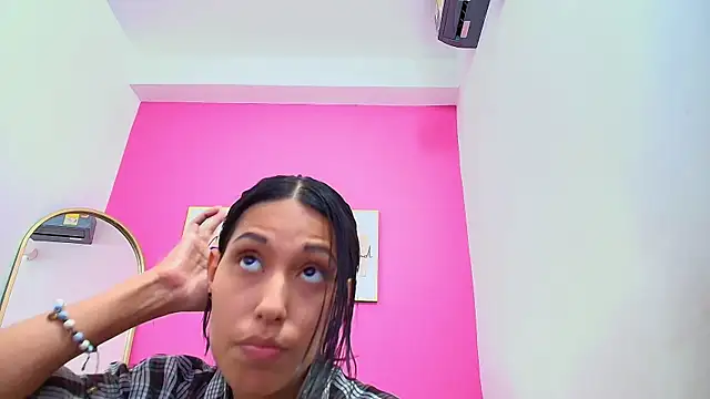 yourcuteneighbourr online show from 01/10/25, 09:34