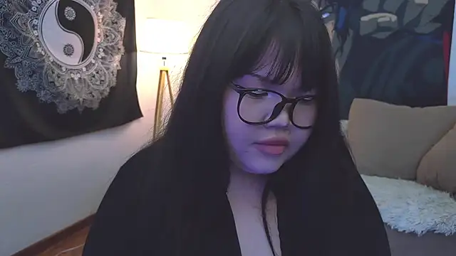 LeyaKan online show from 02/09/25, 09:39