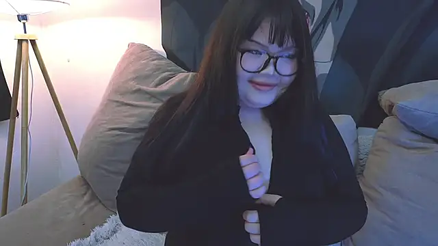 LeyaKan online show from 02/13/25, 09:27