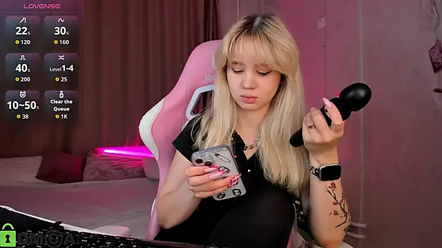 Valerie Woods online show from 11/07/25, 01:05