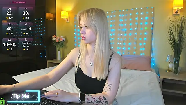 Valerie Woods online show from 05/19/26, 01:11