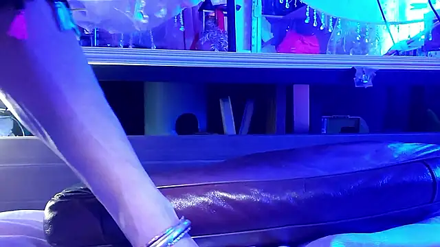 gurlnips online show from 10/26/25, 09:59