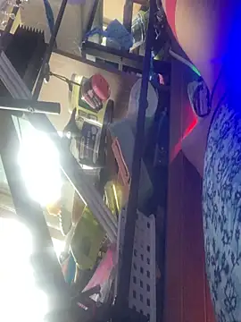 gurlnips online show from 11/26/25, 06:31