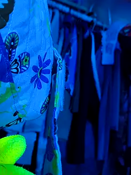 gurlnips online show from 04/18/26, 10:41