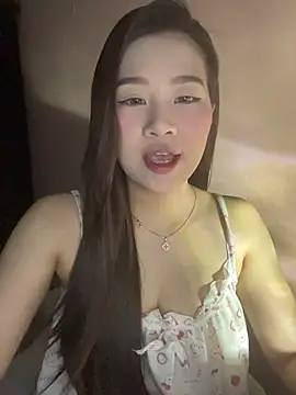 Snapshot of Bae1103 chatting on 05/31/26, 07:04 Bae1103 online show from 05/31/26, 07:04