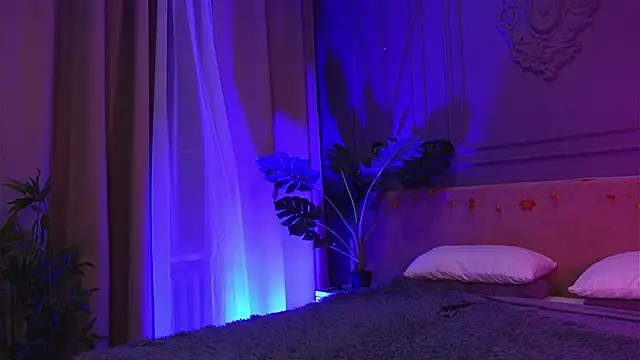 Liv Fay online show from 10/23/25, 04:50