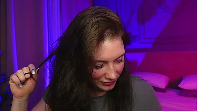 Liv Fay online show from 11/21/25, 02:49