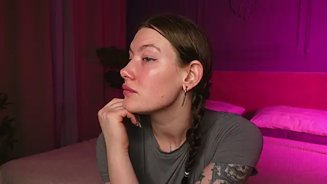 Liv Fay online show from 11/29/25, 01:36