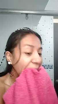 Snapshot of Tiphanydirty3 chatting on 10/22/25, 04:18 Tiphanydirty3 online show from 10/22/25, 04:18
