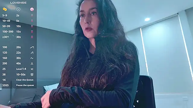 Snapshot of AndreaGomez88 chatting on 11/06/25, 03:24 AndreaGomez88 online show from 11/06/25, 03:24