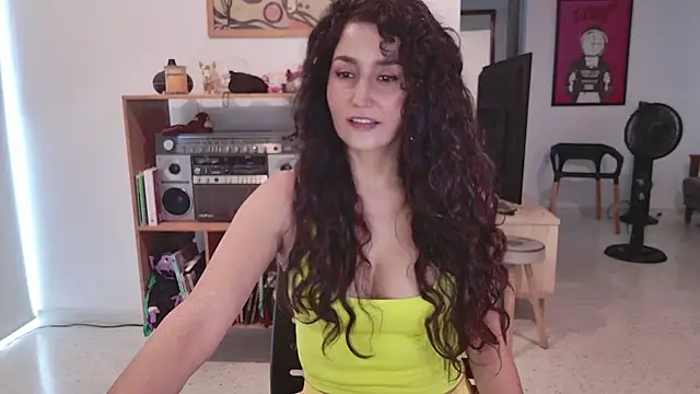 Snapshot of AndreaGomez88 chatting on 04/11/26, 08:02 AndreaGomez88 online show from 04/11/26, 08:02