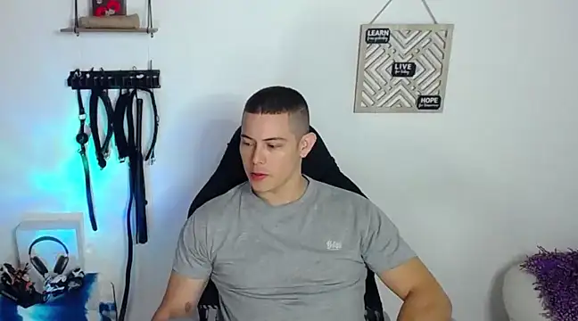 Alan hadid1 online show from 01/17/25, 08:22