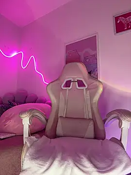 Tsuki-moon online show from 01/28/25, 12:26