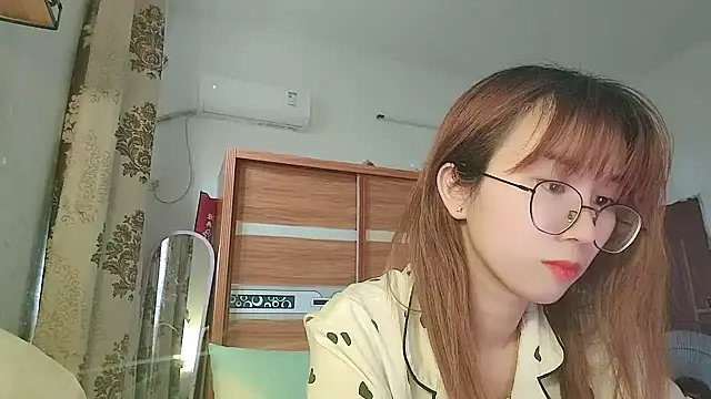 Lili 666 online show from 05/21/26, 03:35