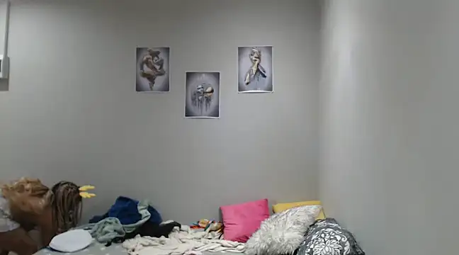 CREAMYCUPCAKExxx online show from 12/04/24, 06:50