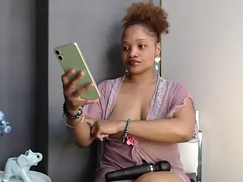 CREAMYCUPCAKExxx online show from 10/09/25, 10:13