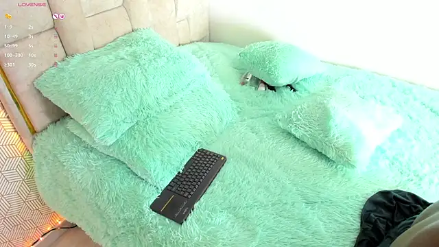 Valeria Thompson1 online show from 01/21/25, 08:43