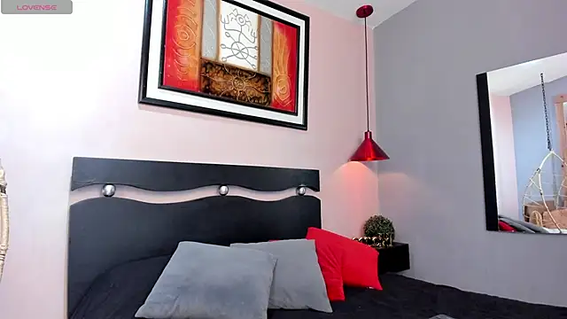 Miranda doll  online show from 02/26/26, 12:04