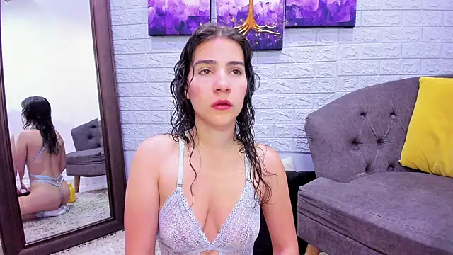 Miranda doll  online show from 04/01/26, 12:17