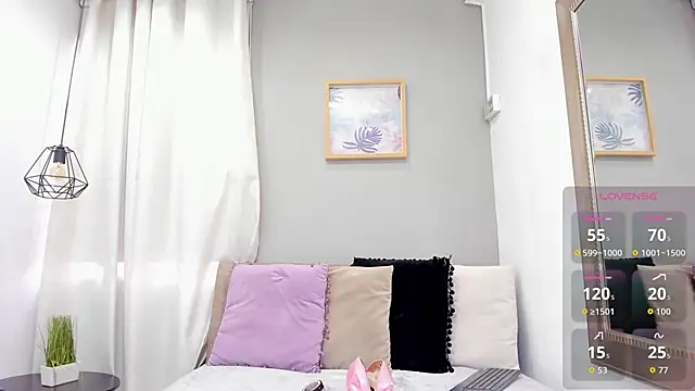 Snapshot of Miranda_doll_ chatting on 06/17/26, 12:07 Miranda doll online show from 06/17/26, 12:07