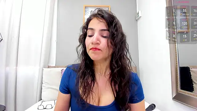 Snapshot of Miranda_doll_ chatting on 07/16/26, 01:28 Miranda doll online show from 07/16/26, 01:28
