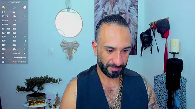 Snapshot of mr_maik chatting on 01/14/25, 10:17 mr maik online show from 01/14/25, 10:17
