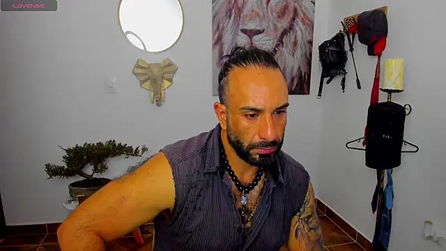 Snapshot of mr_maik chatting on 01/15/25, 02:24 mr maik online show from 01/15/25, 02:24