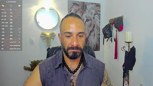 Snapshot of mr_maik chatting on 02/08/25, 10:29 mr maik online show from 02/08/25, 10:29