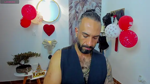 Snapshot of mr_maik chatting on 02/17/25, 10:51 mr maik online show from 02/17/25, 10:51