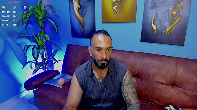 Snapshot of mr_maik chatting on 09/30/25, 03:28 mr maik online show from 09/30/25, 03:28