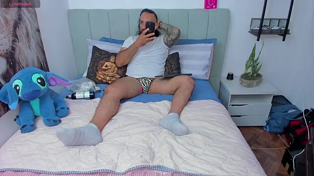 mr maik online show from 01/17/26, 01:10