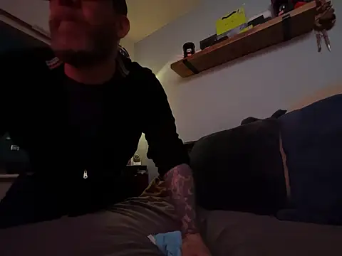 Snapshot of Tattooednakedguy chatting on 03/27/26, 11:37 Tattooednakedguy online show from 03/27/26, 11:37