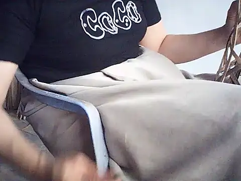 Snapshot of nolame18xxx chatting on 02/07/26, 09:35 nolame18xxx online show from 02/07/26, 09:35