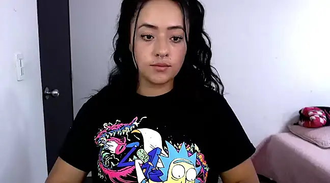 jjulietha95 online show from 02/26/25, 10:53