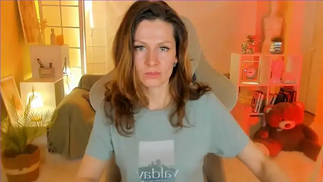 April o Nill online show from 03/16/25, 08:21